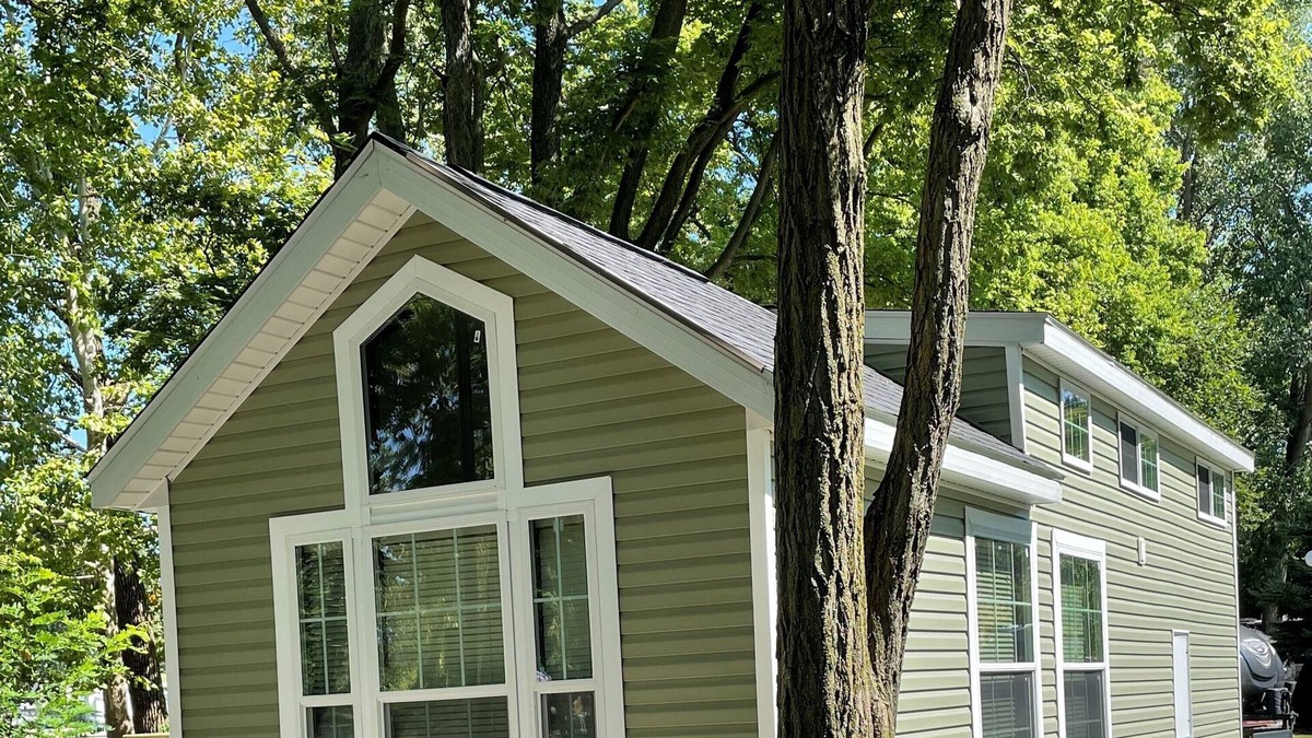 Wapakoneta Cabin | Creekside Getaway at Glacier Hill Lakes near Wapakoneta