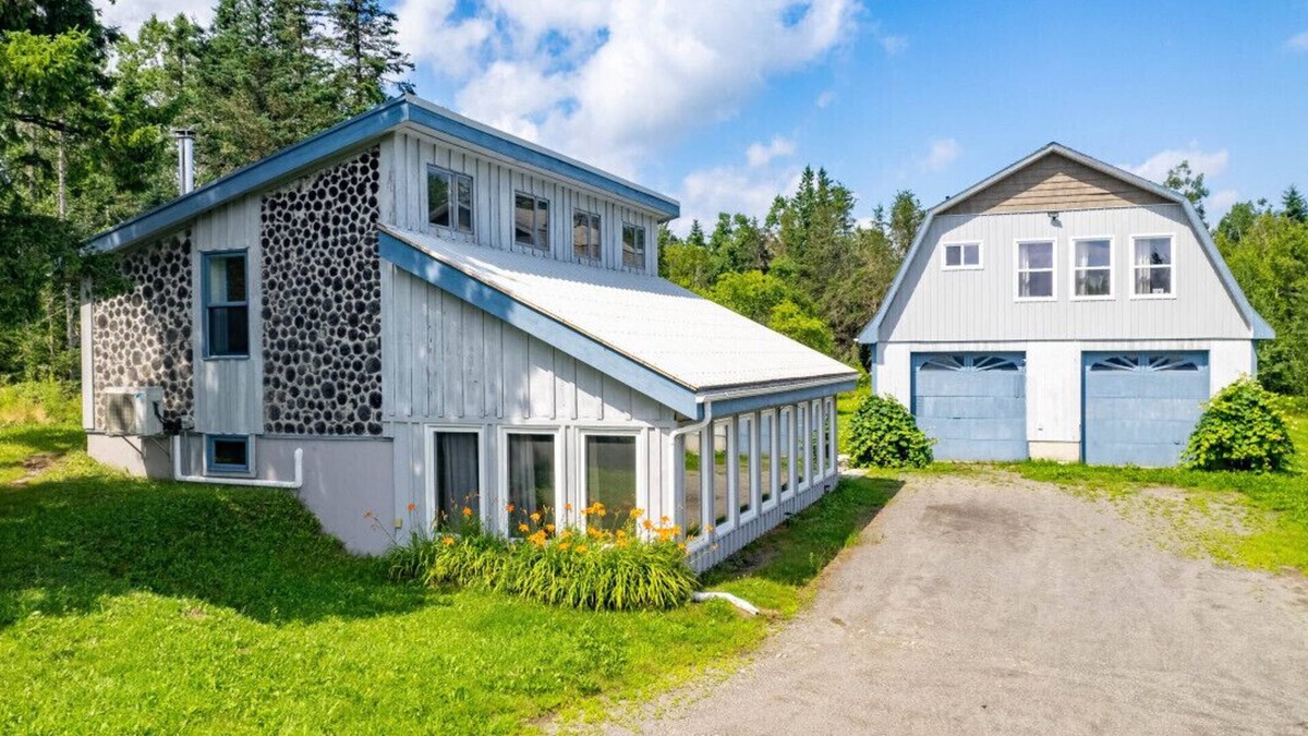 Saint David House | Creekside Hideaway -Oak Bay, NB