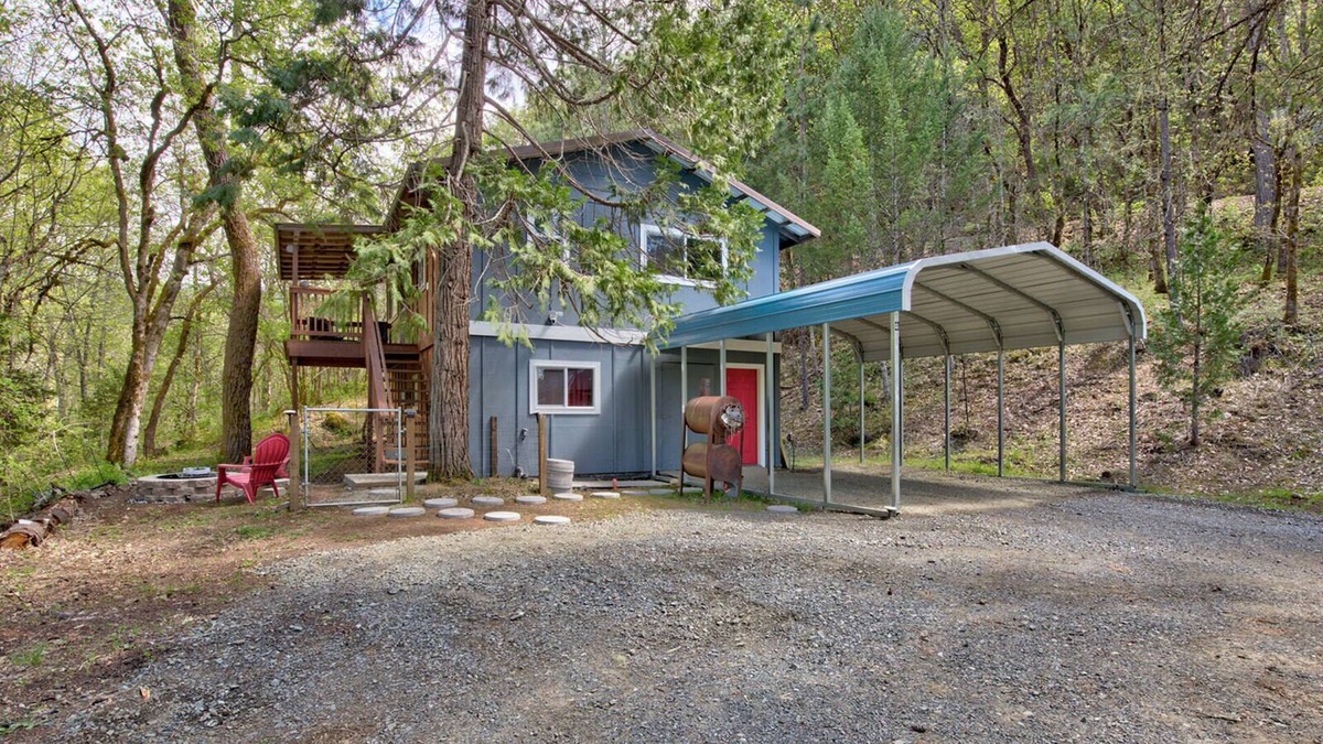 Grants Pass Apartment | Creekside Hideaway Minutes From GP - Traveling Nurses Welcome