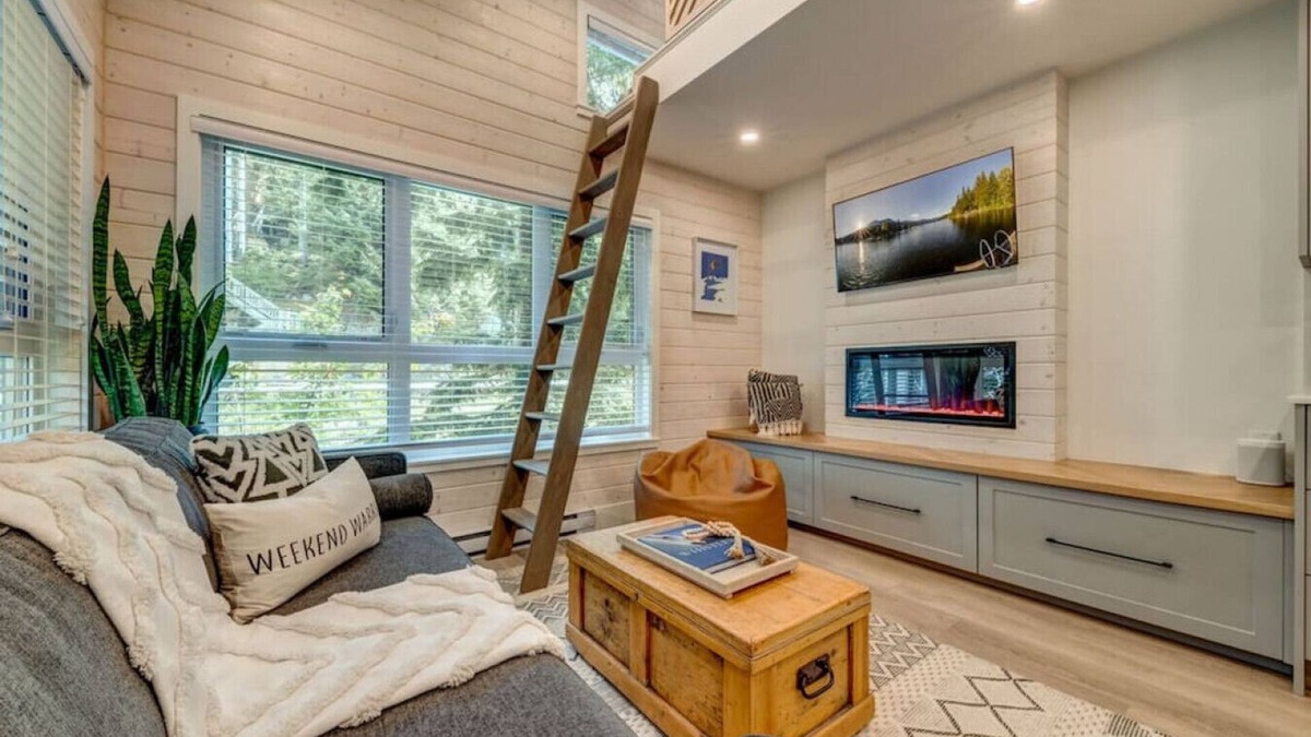 Whistler Creekside Hotel | Creekside Insbrook New
