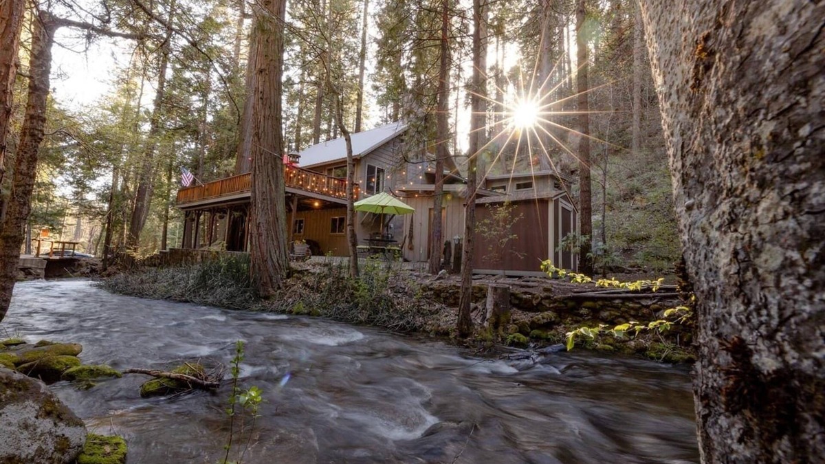 Sugar Pine House | Creekside Lodge Nestled in the Woods with Al Fresco Dining
