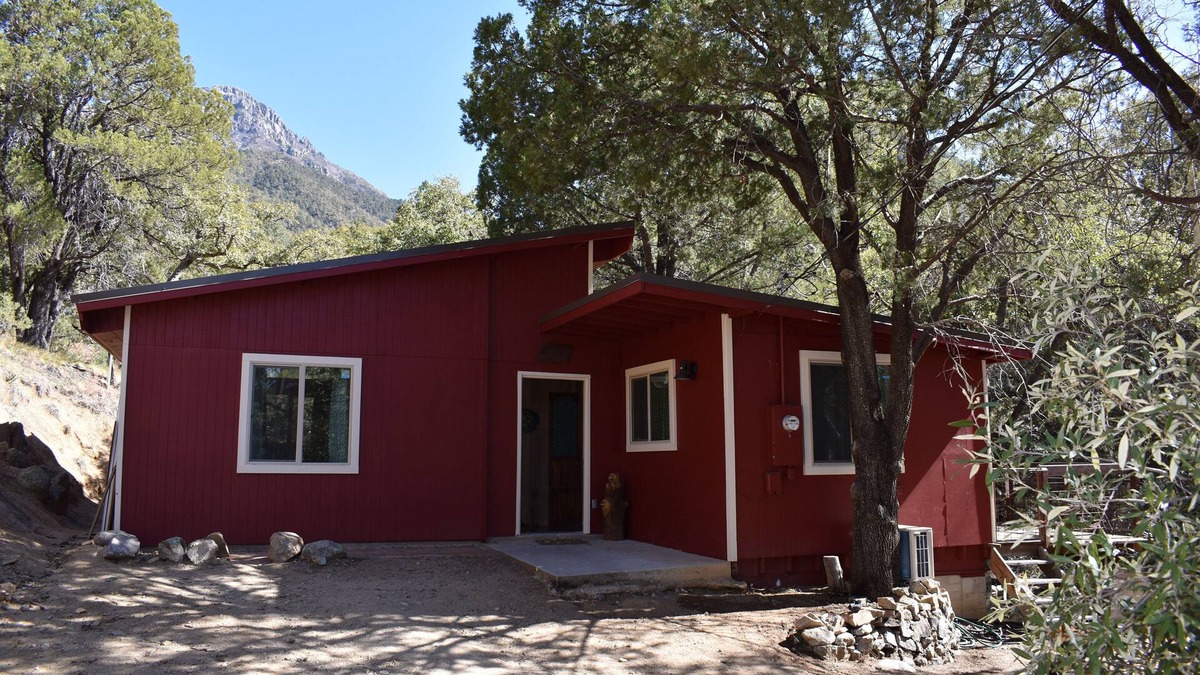 Sonoita Cabin | Creekside Madera Canyon Cabin close to Trailheads for hiking and birdwatching