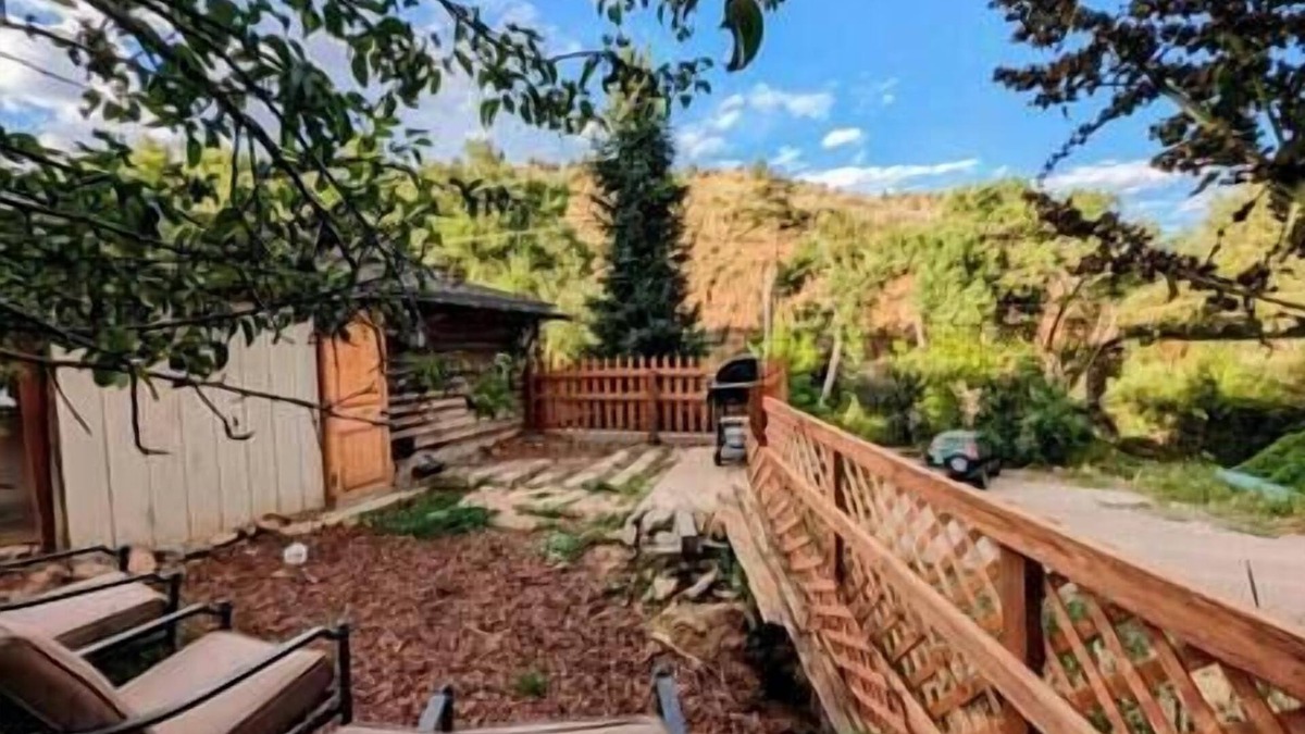 Idledale Apartment | Creekside Red Rocks Getaway