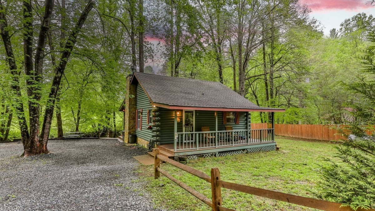 Cashes Valley Cabin | Creekside Reflections