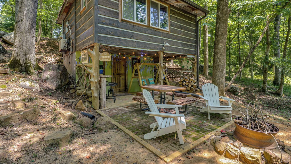 Summerville Cabin | Creekside Retreat w/Swimming Hole in Summerville