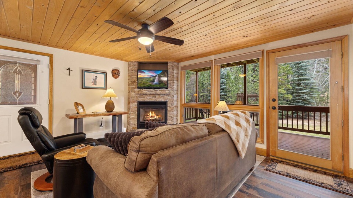 Fall River Estates Condo | Creekside Suite 06 River View!
