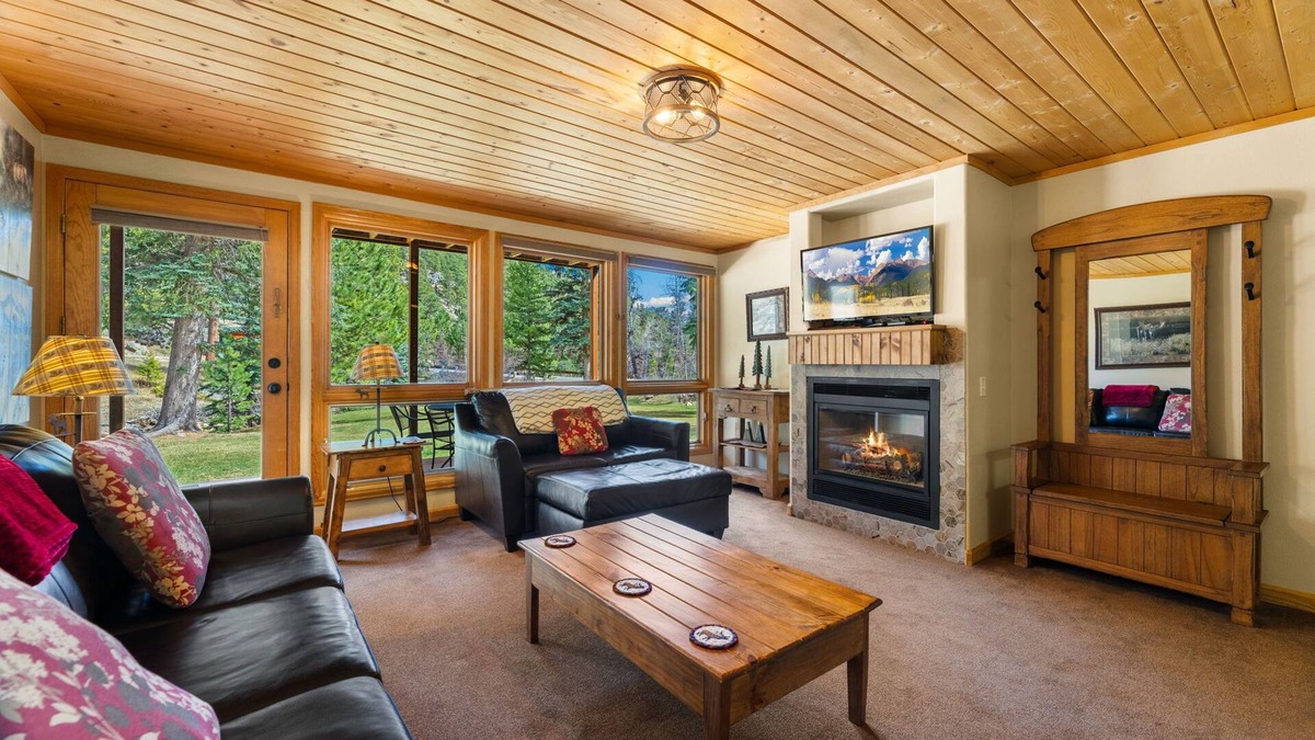 Fall River Estates Condo | Creekside Suite 17 River View!