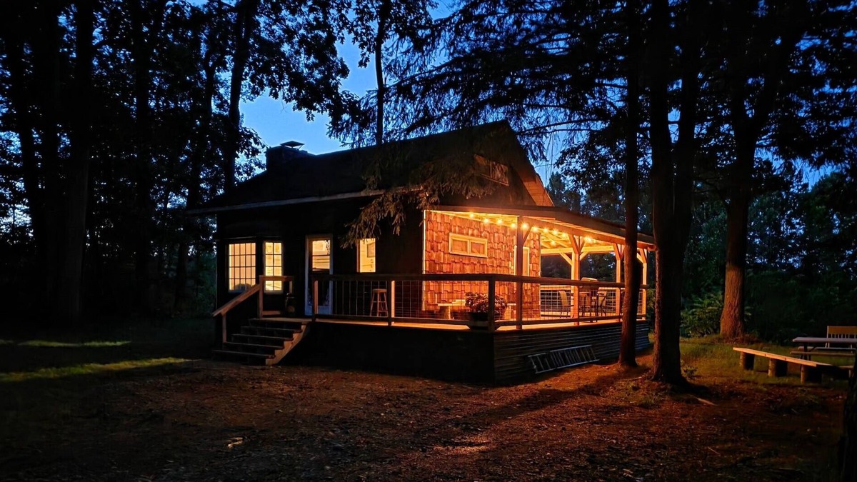 Angelica Cabin | Creekside View Cabin - Newly Remodeled