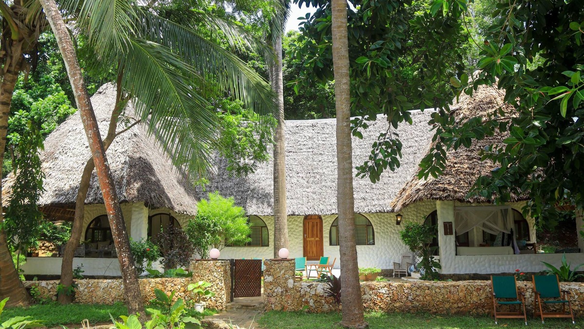 Shanzu Villa | Creekside Villa Bavaria