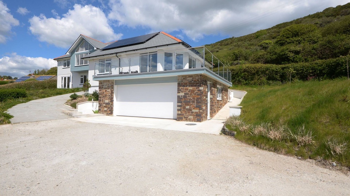Seaton Apartment | Crellas Beach Apartment, Seaton, Cornwall