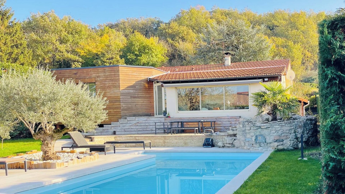 Cremieu House | Crémieu, calm and relaxation, 2 steps from the center.