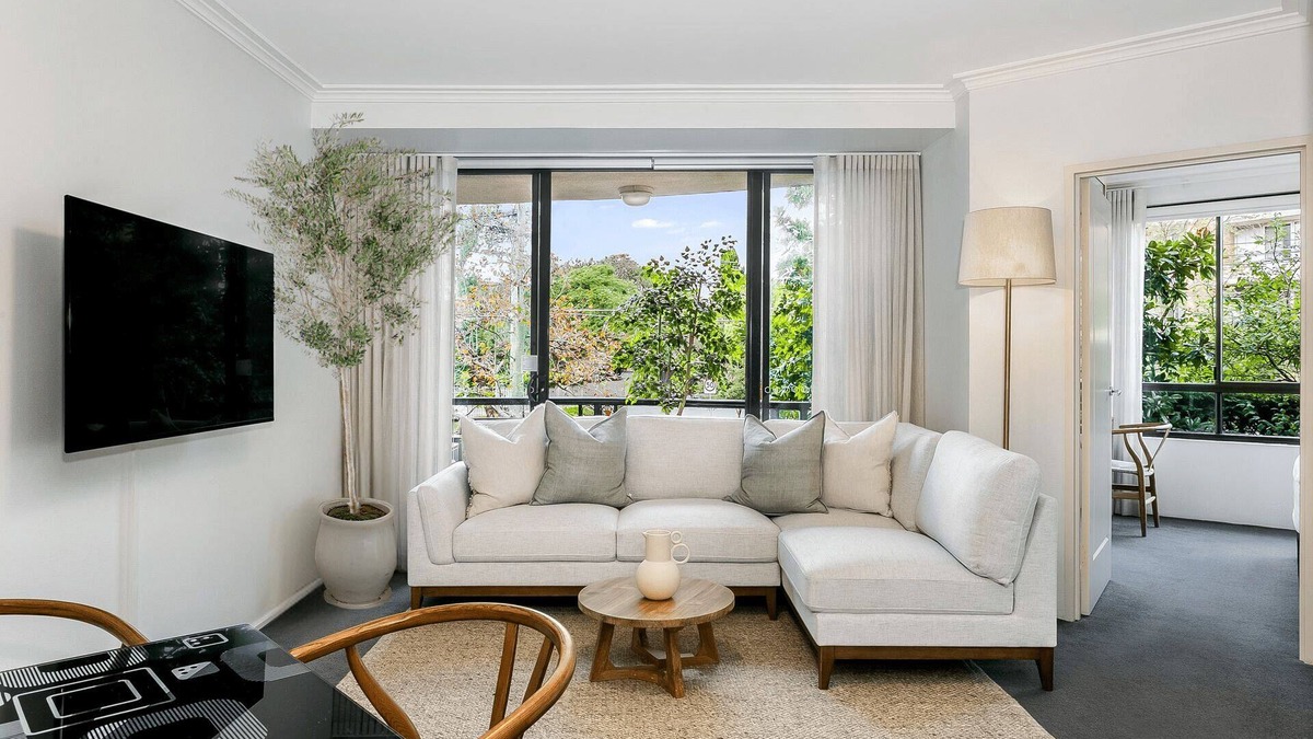 Cremorne Apartment | Cremorne- BEN19 - Ben Boyd Road - Stylish 1-Bed Apartment with Courtyard, Parking Easy City Access