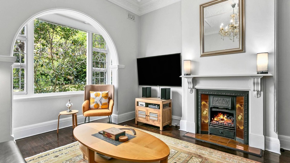 Cremorne Apartment | Cremorne - HOLT2 - Holt Ave - Elegant 2BR Heritage Apartment with Modern Comforts in Charming Cremorne