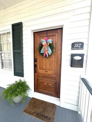 Natchez House | Creole Cottage - 2 Bed, 1 Bath, Pet Friendly with Fee, Walk to Downtown, Grill, Washer & Dryer