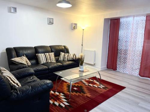 Chadwell Apartment | Crescent 2 Bedroom Apartment