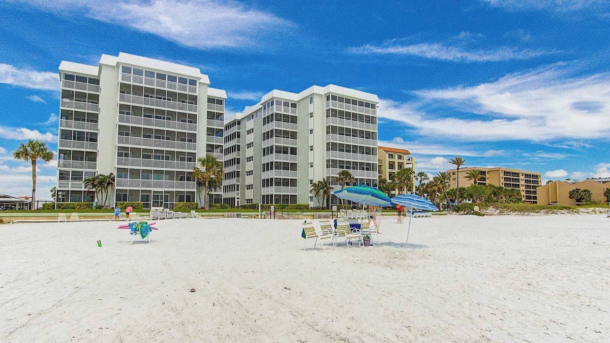 Siesta Key Condo | Crescent Arms 703N Su