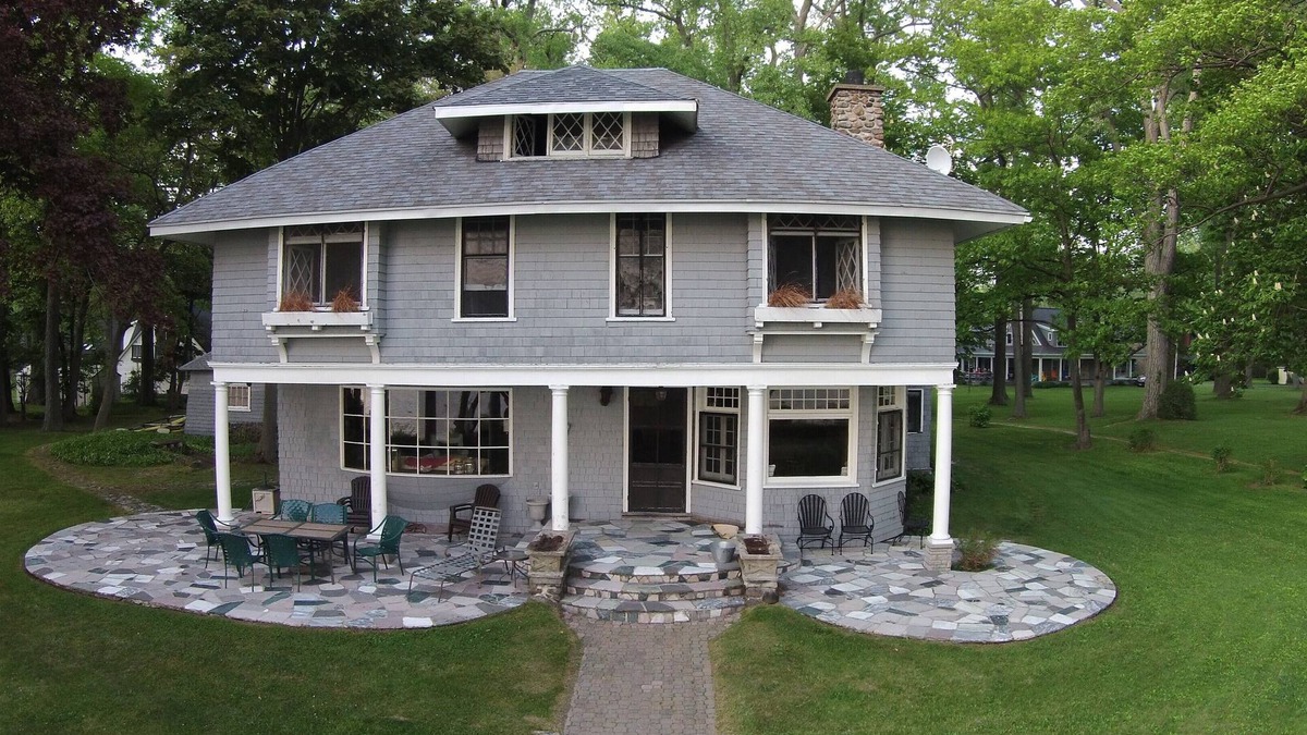Waverly Beach Cottage | Crescent Beach (Ontario/Buffalo) Lake Front Cottage - 3 bedroom - sleeps 6