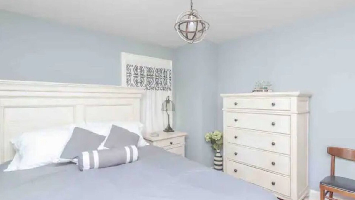 Crescent Hill House | Crescent Hill - great LOCATION! Smoke FREE!nn