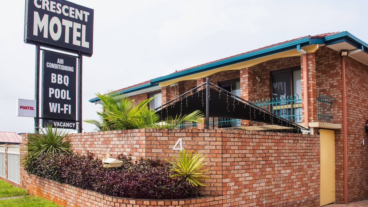 Taree Hotel | Crescent Motel