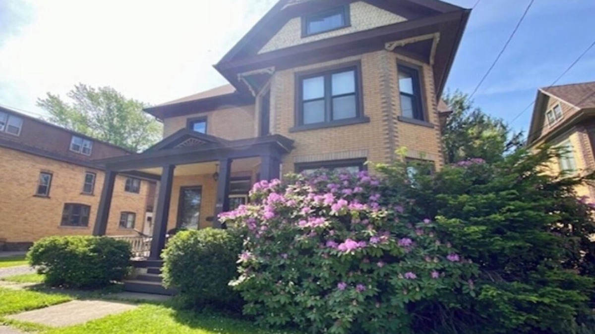St. Marys House | Crescentia House -1884 Victorian!