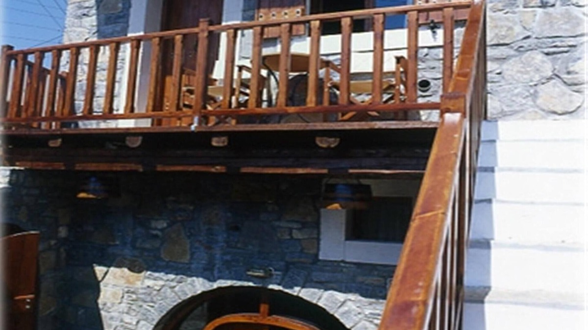 Mavrikiano House | Cretan Traditional Stone Home (Efterpi)