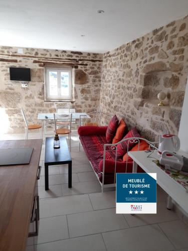 Saint-Marc-a-Frongier House | Creusoé