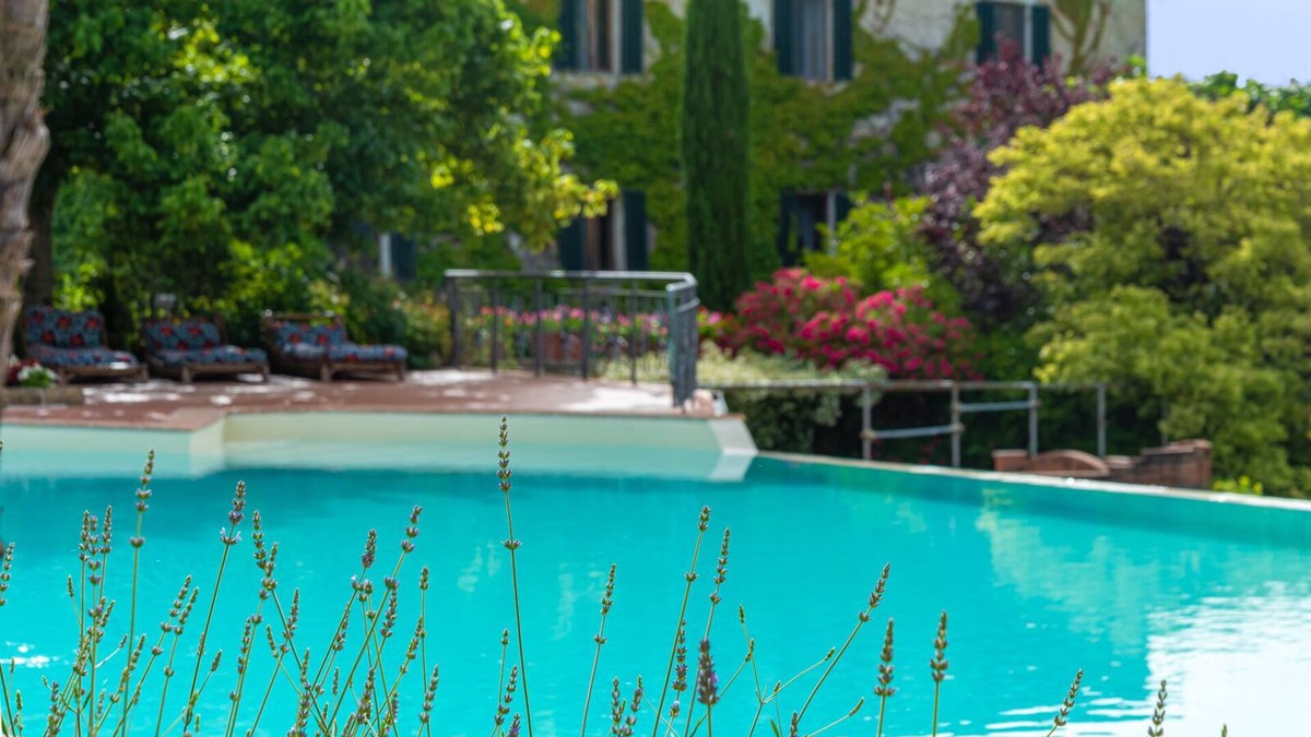 Murlo Apartment | Crevole Apartment in a Historic Estate near Siena with swimmingpool