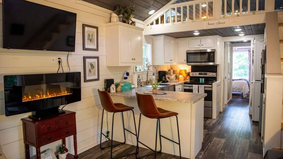 Menlo House | Cricket by the Creek - Creek, Trails, Pool, Kayaks