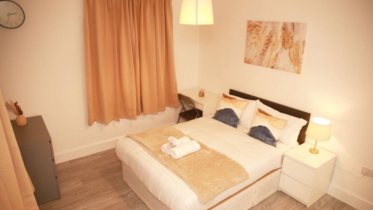 Mapesbury House | Cricklewood budget double room