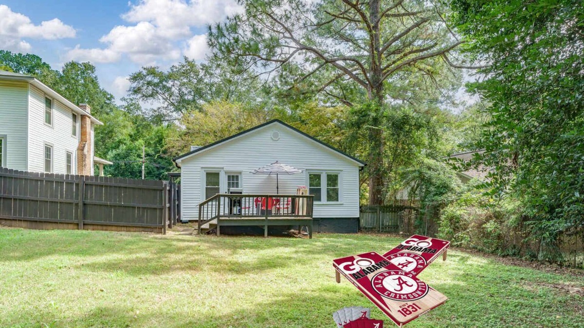 Northport House | Crimson Tide Cottage- 2 King Beds- 2.5 miles to UA