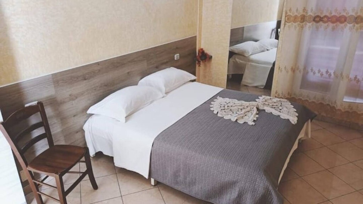 Nola Bed & Breakfast | Crisan b&b guesthouse 3