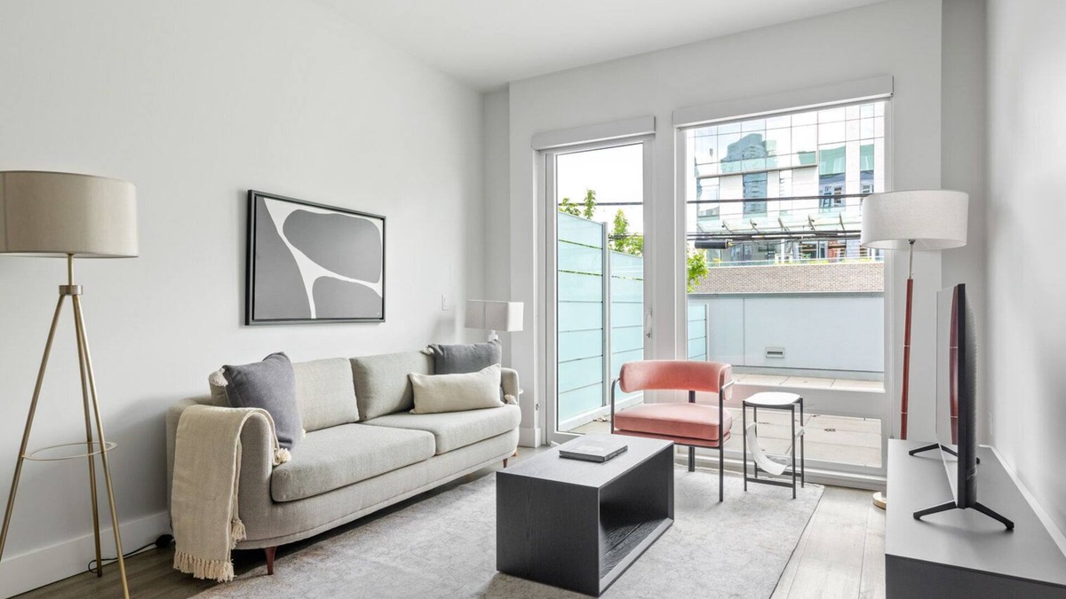 South Lake Union Apartment | Crisp South Lake Union 1BR w/Gym, W/D, by Blueground