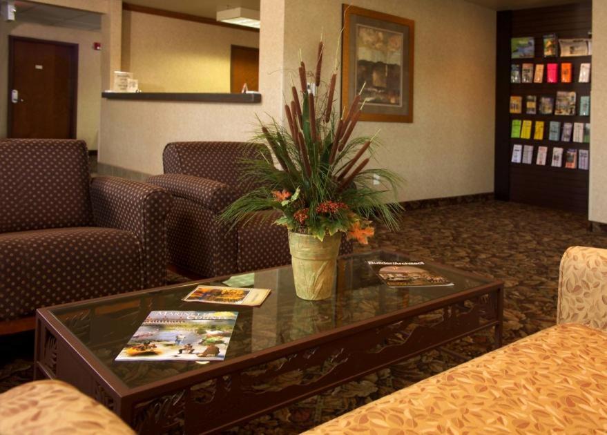 Crivitz Hotel | Crivitz Lodge