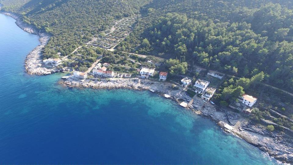 Gdinj House | Crni