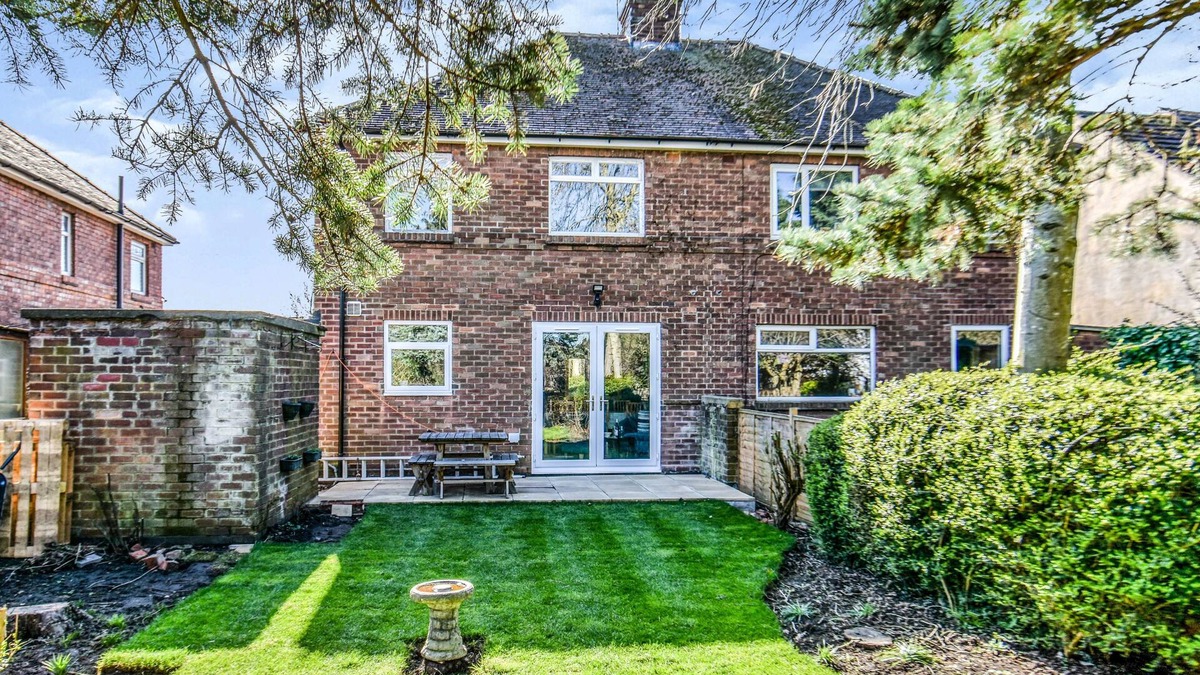Hull Road House | Crocus House sleeps 5