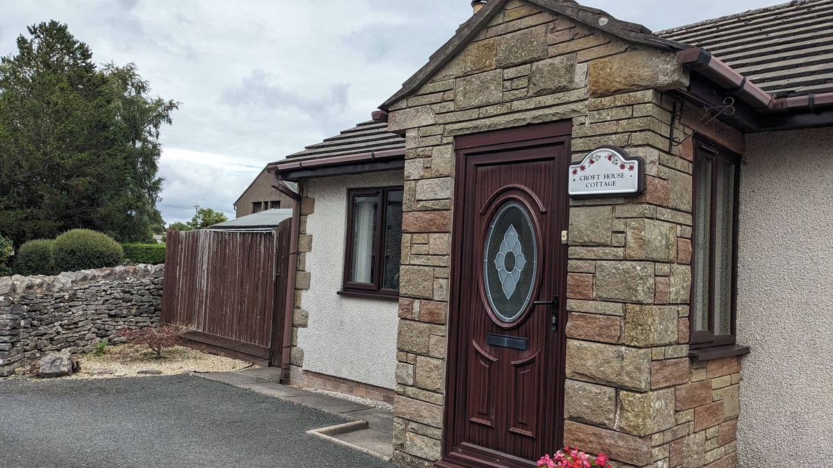 Shap House | CROFT HOUSE COTTAGE, pet friendly, with a garden in Shap