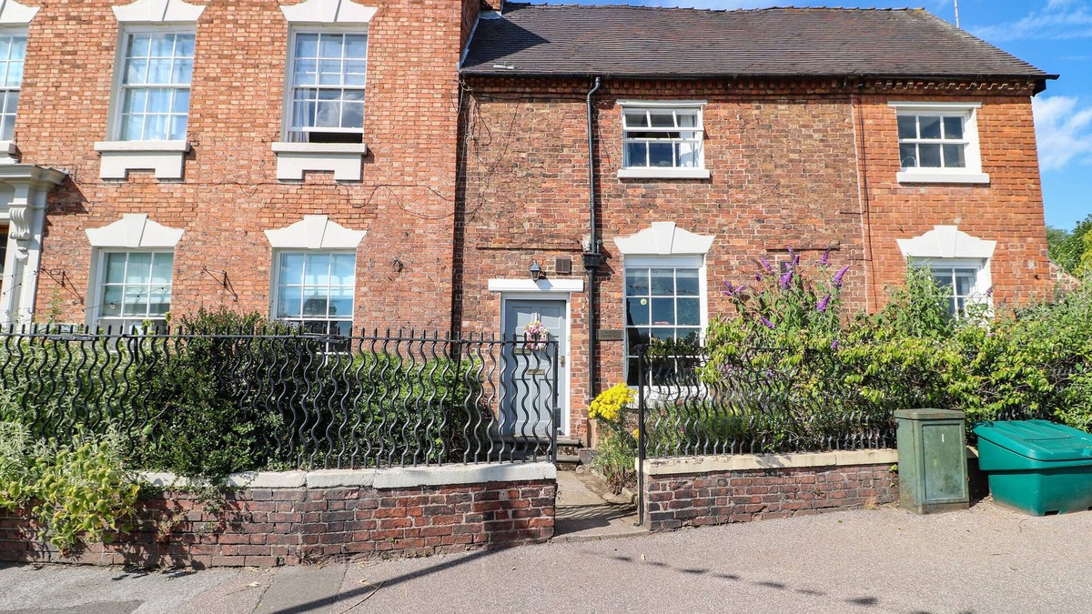 Abbots Bromley Cottage | CROFTS ANNEXE, pet friendly, with a garden in Abbots Bromley