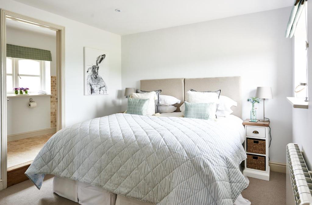 Giddeahall House | Cromhall Farm
