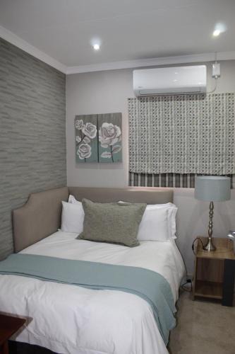 Kimberley House | Cronin Luxury Accomodation Room 2