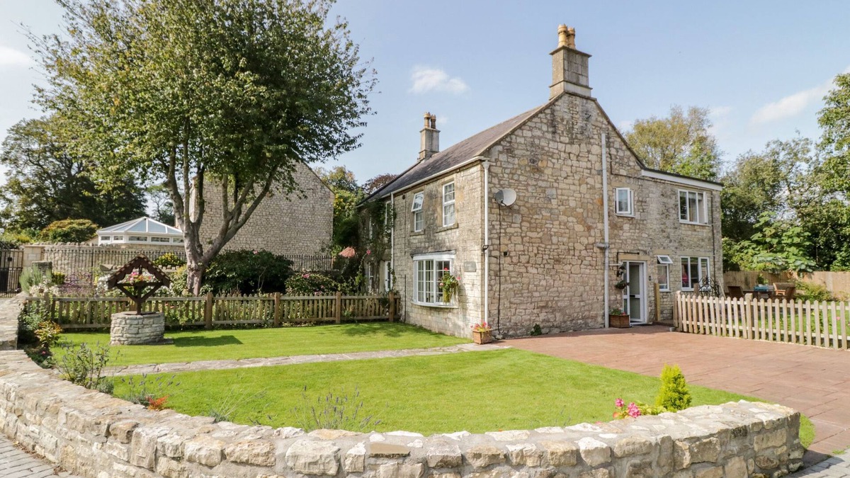 Timsbury Cottage | CROOKED WELL, family friendly, character holiday cottage in Timsbury