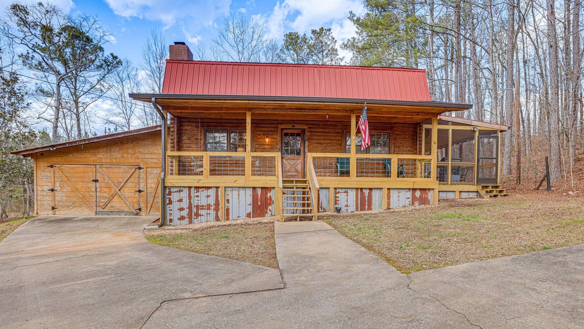 Cropwell Cabin | Cropwell Cabin w/Fire Pit, Near Logan Martin Lake