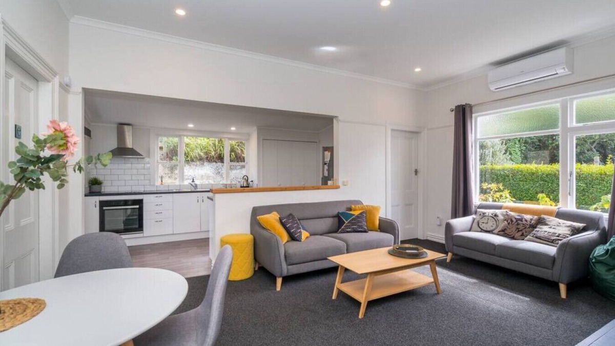 Dunedin Villa | Crosby street- Magic on Mornington