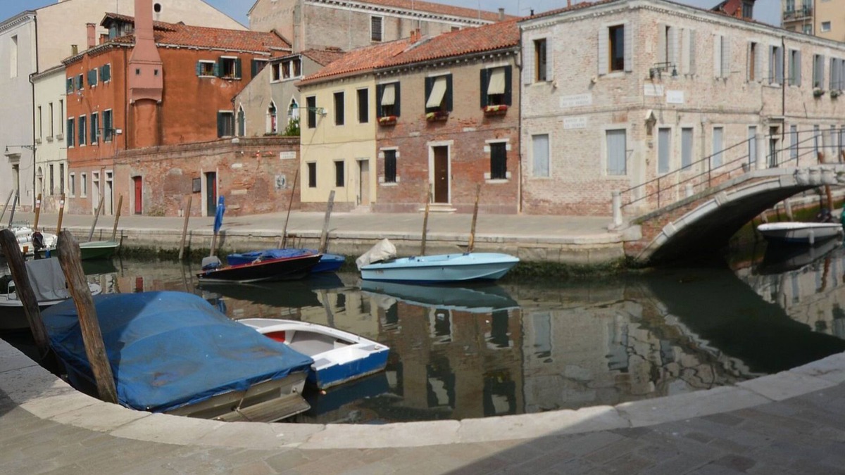 Dorsoduro Apartment | CROSS-CANAL set