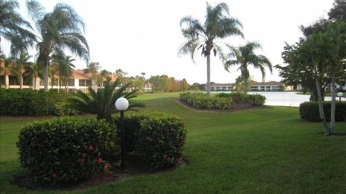 Biggar Condo | Cross Creek C.C Condo. 2BR/2BA Ground Floor.
