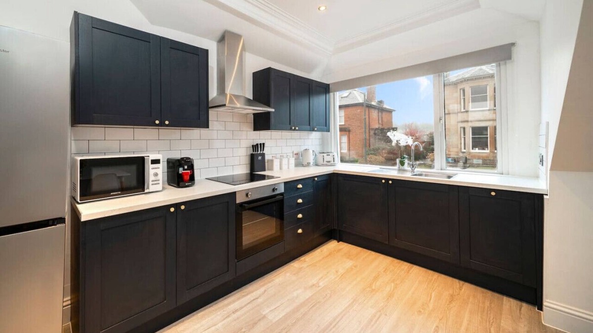 Paisley Apartment | Cross Road Apartment
