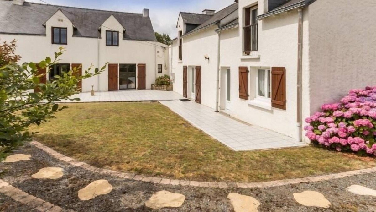 Crossac Cottage | Crossac Inn, 4 bedrooms, sleeps 8