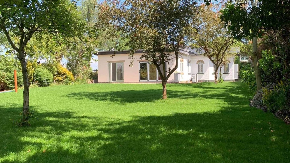 Newark Cottage | Crossing Cottage 3 Bed Cottage with rural views and private garden