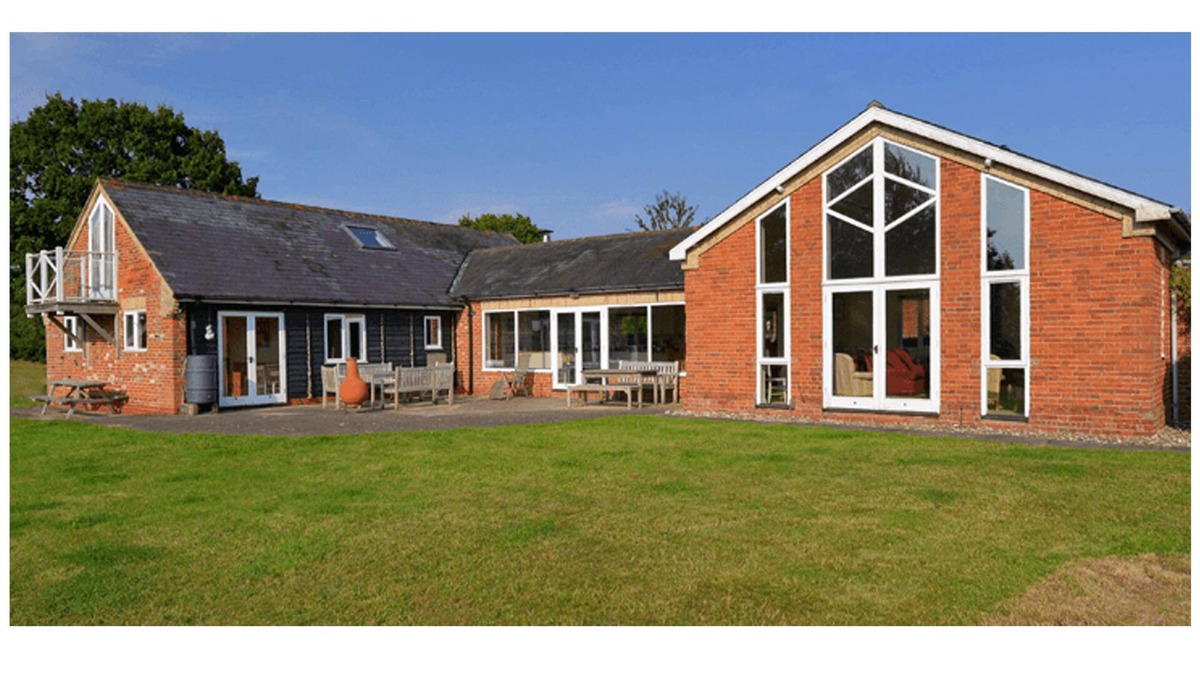 Aldringham Apartment | Crossing Cottage - sleeps 9 guests in 4 bedrooms