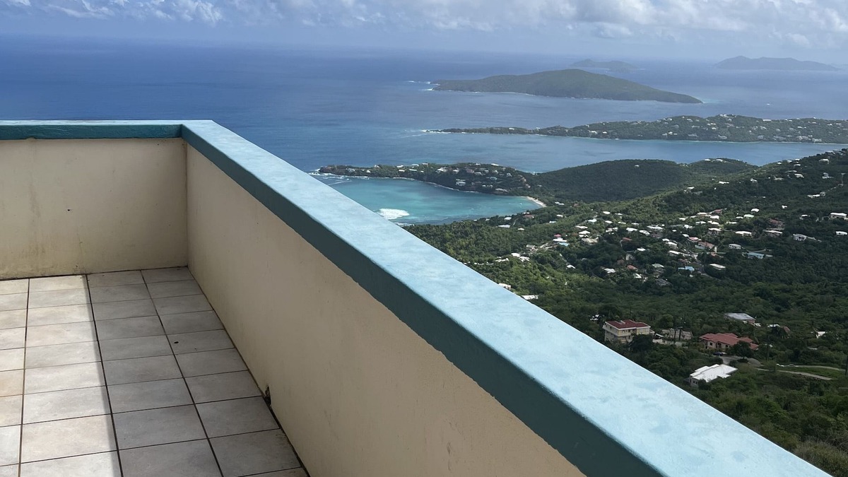Estate Caret Bay Apartment | Crown Mountain Place in The Sun