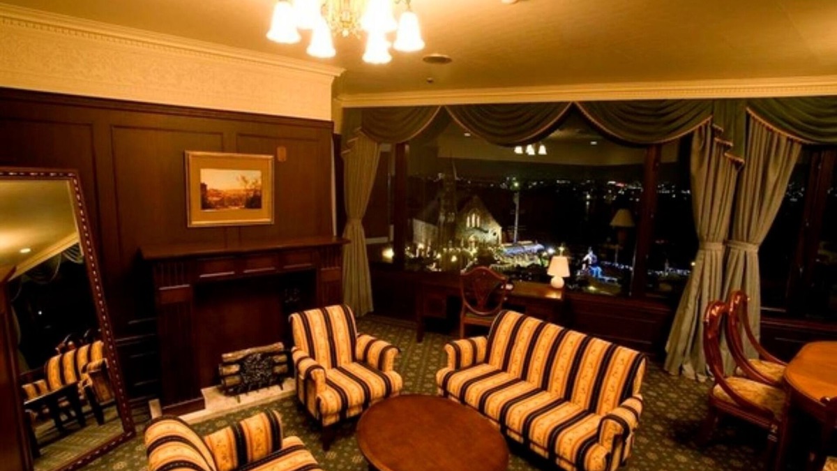 Hiratsuka Hotel | crown suite room/Hiratsuka Kanagawa